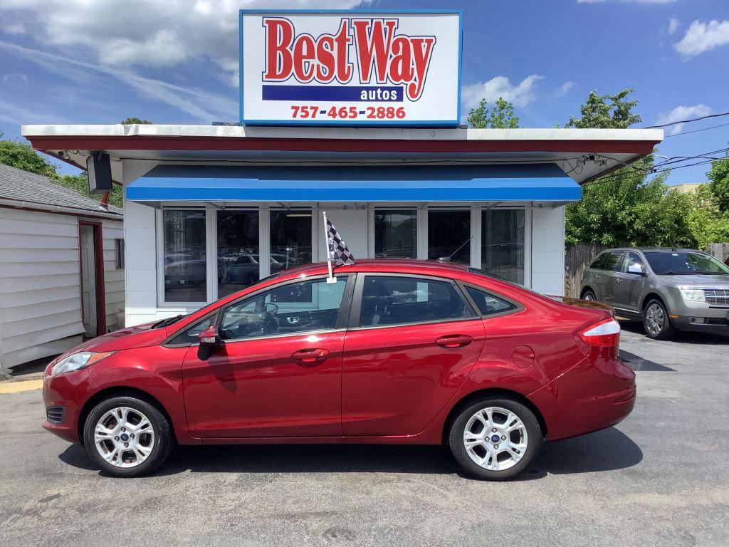 2014 Ford Fiesta SE's photo