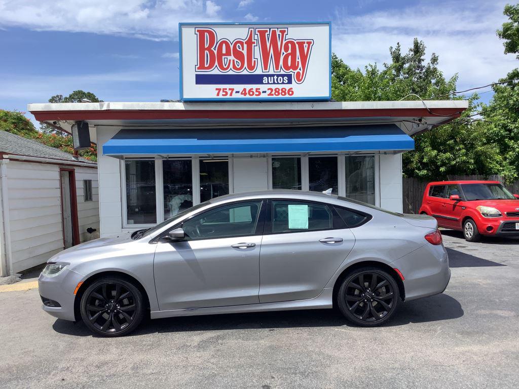 2015 Chrysler 200 S's photo